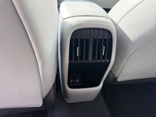 Used 2025 Hyundai Kona SEL AWD/4WD image 16