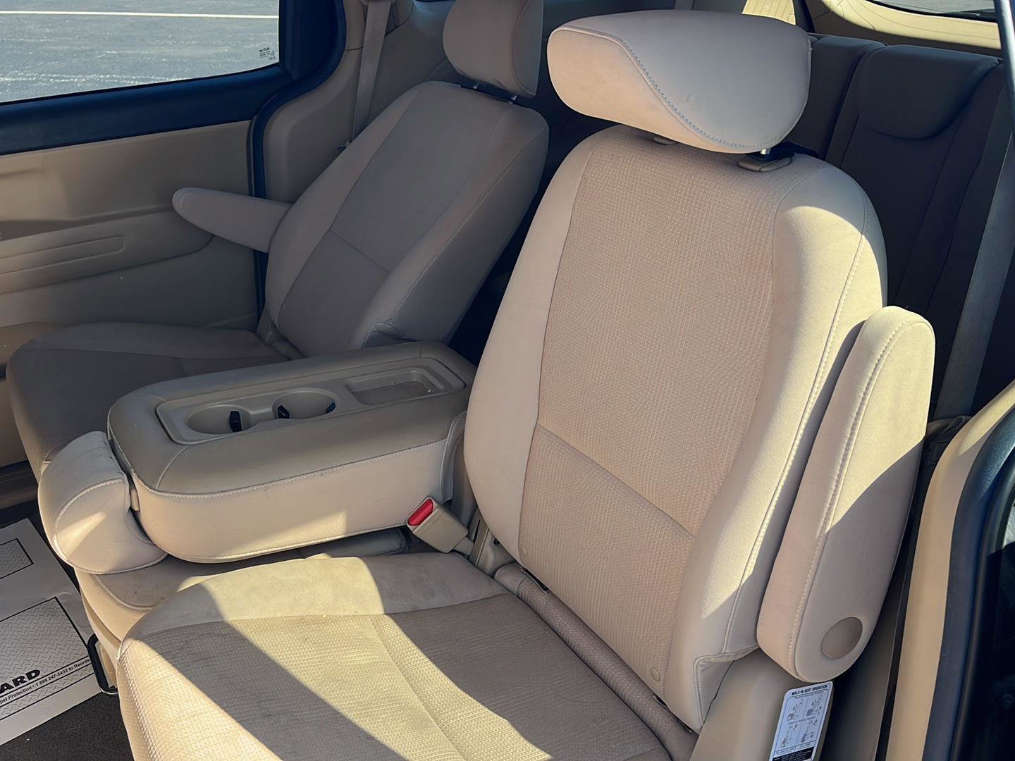 Used 2019 Kia Sedona LX FWD image 21
