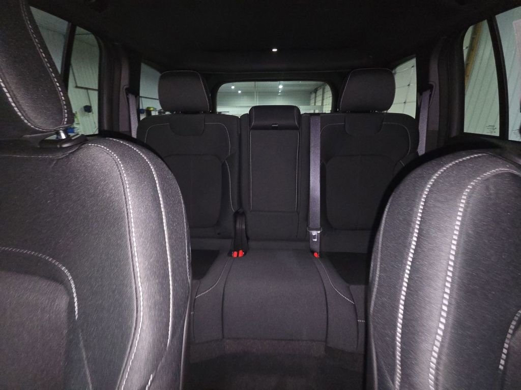 New 2025 Jeep Grand Cherokee Laredo X w/ Trailer Tow Package image 13