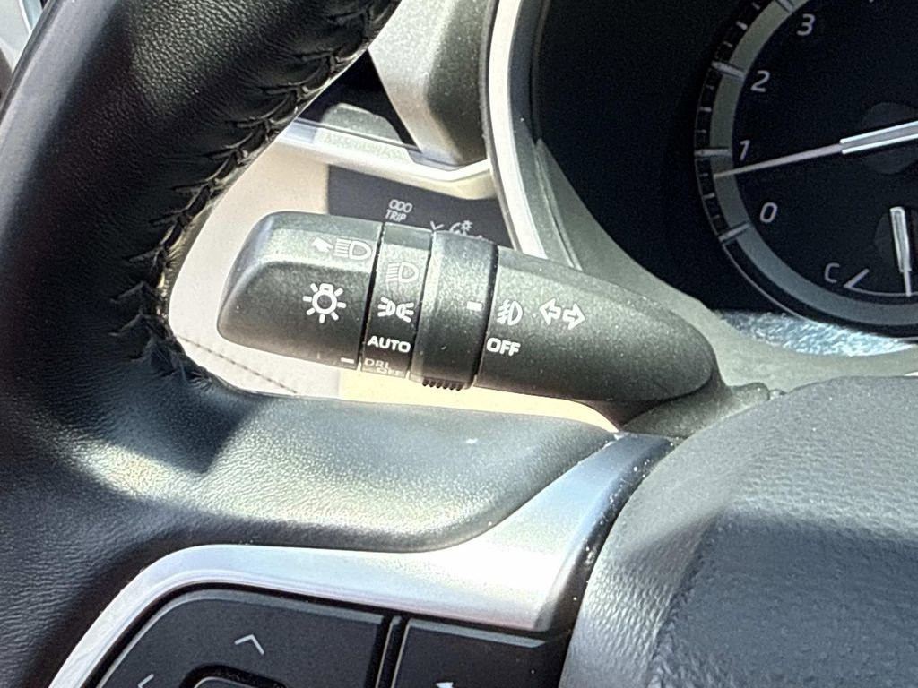 Used 2021 Toyota Highlander XLE FWD image 45