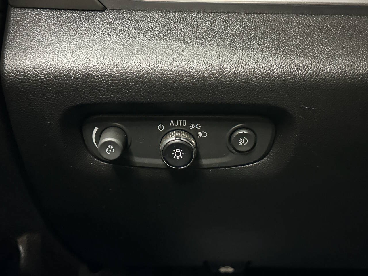 Used 2019 Chevrolet Traverse LT w/ LPO, Floor Liner Package FWD image 27