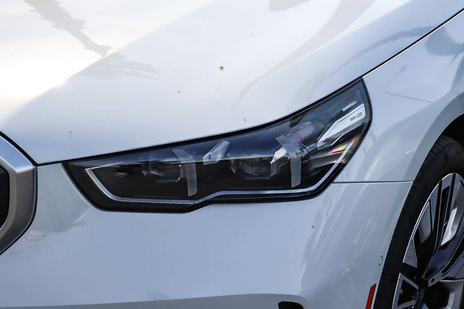 Used 2024 BMW 530i w/ Convenience Package image 2