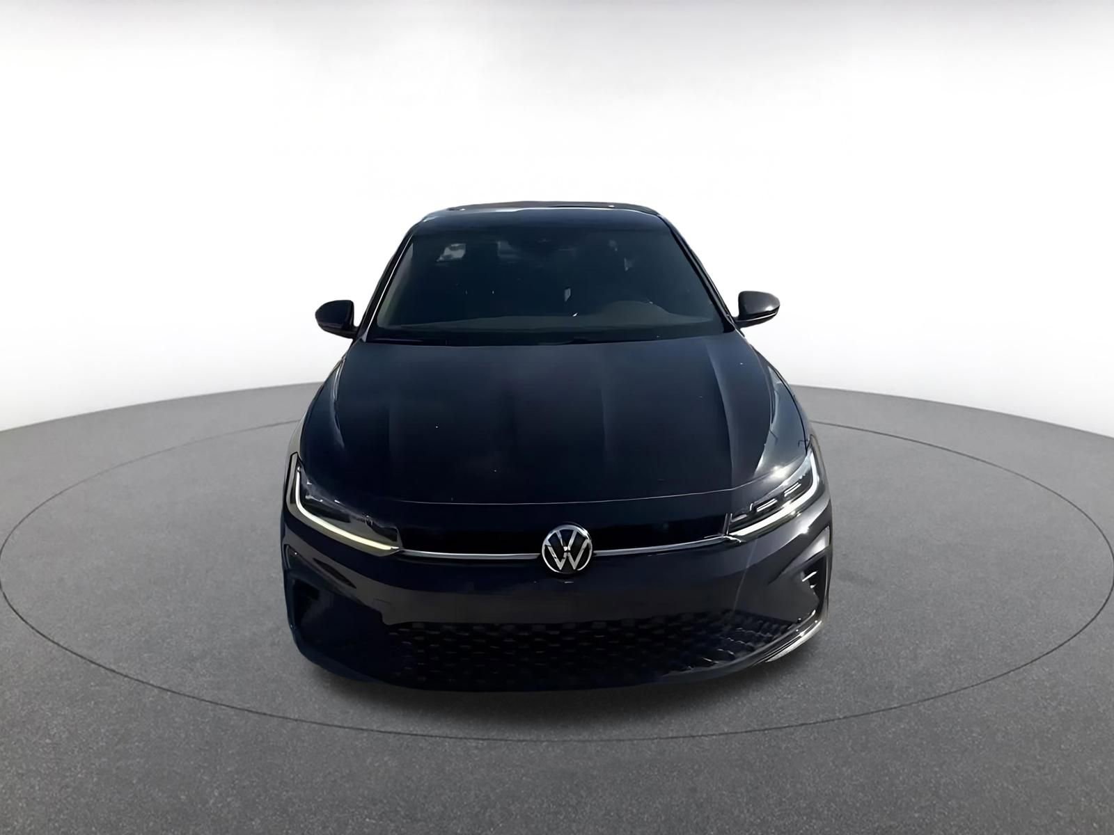 Used 2025 Volkswagen Jetta Sport image 4
