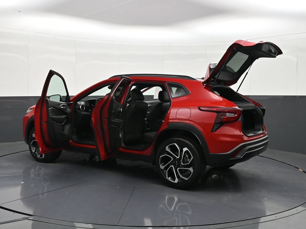 Used 2026 Chevrolet Trax RS w/ Sunroof Package FWD image 40
