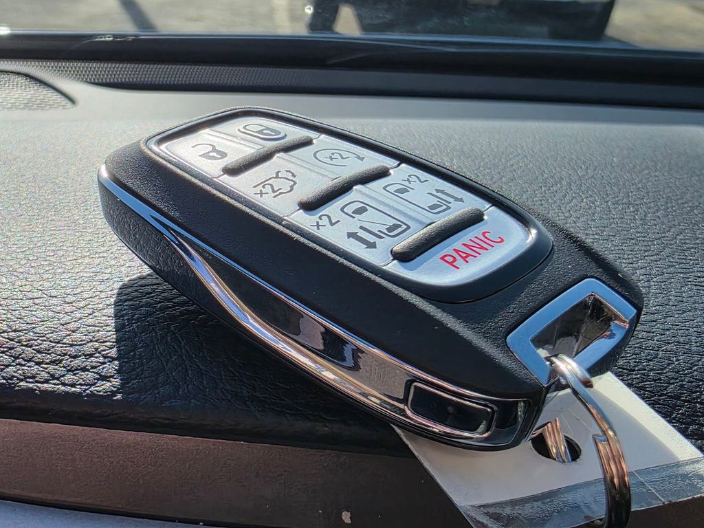 New 2026 Chrysler Pacifica Select image 24