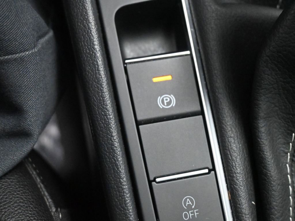 Used 2024 Volkswagen Jetta SE image 30