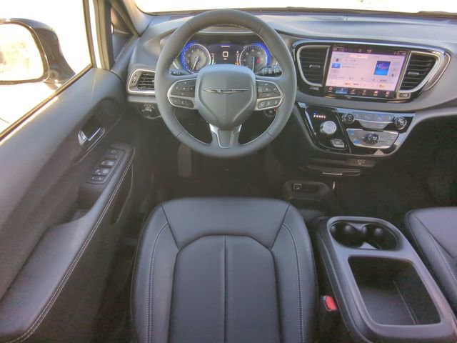 New 2026 Chrysler Voyager LX image 19