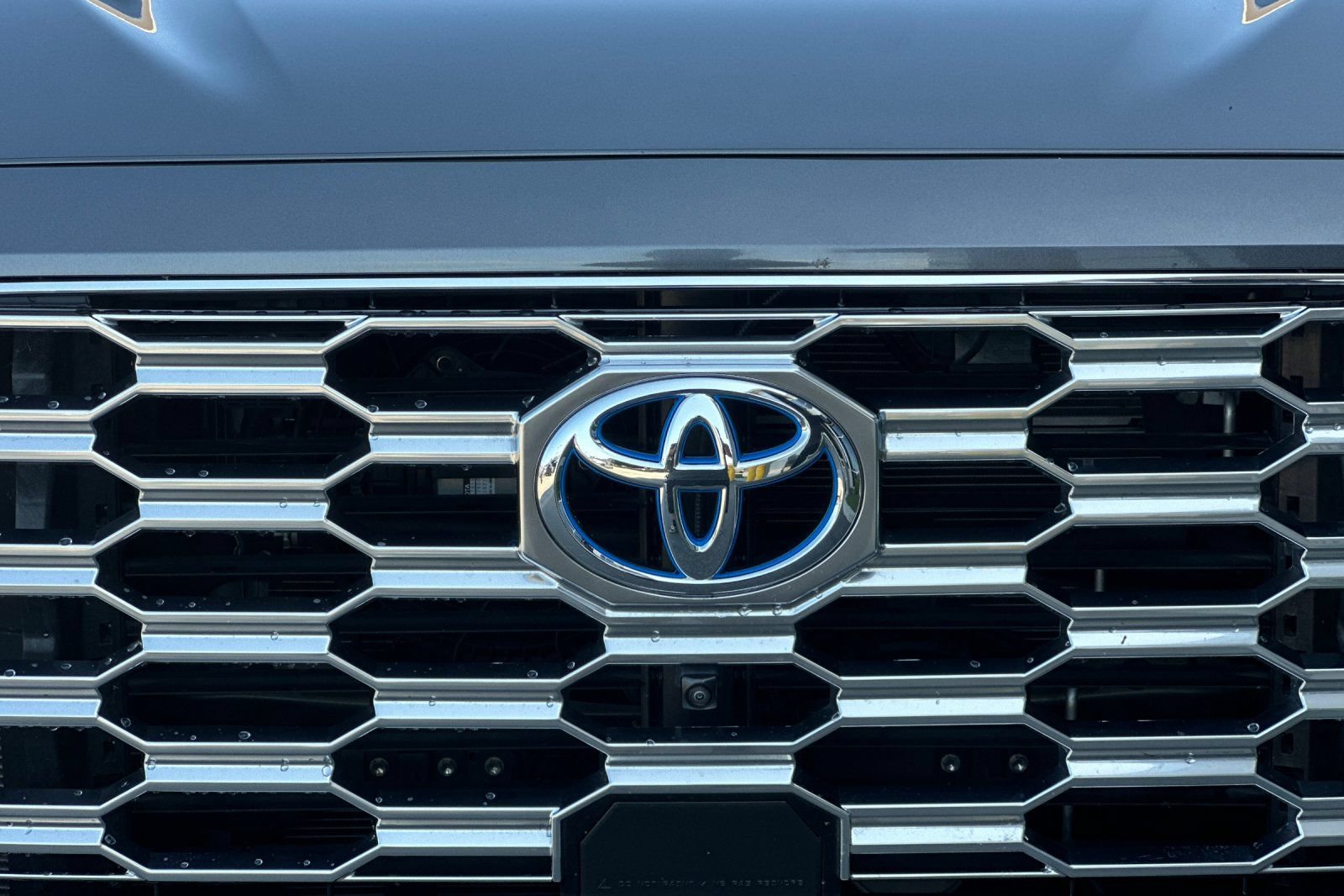 Used 2024 Toyota Sequoia Capstone AWD/4WD image 38