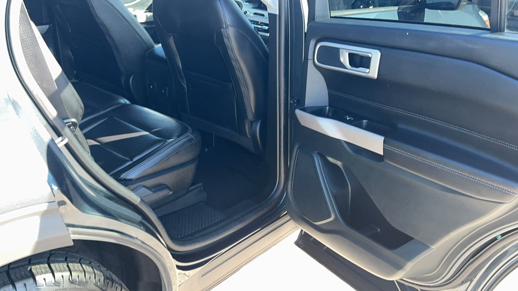 Certified 2023 Ford Explorer XLT RWD image 40