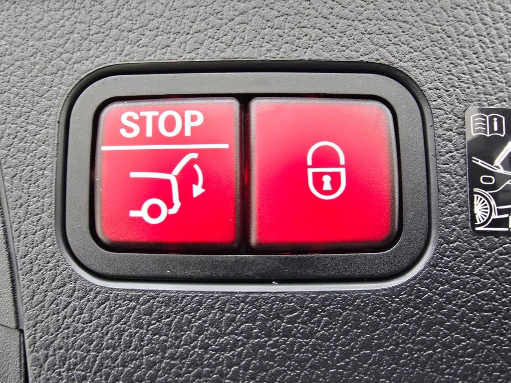 New 2026 Mercedes-Benz GLE 53 AMG 4MATIC Coupe image 15