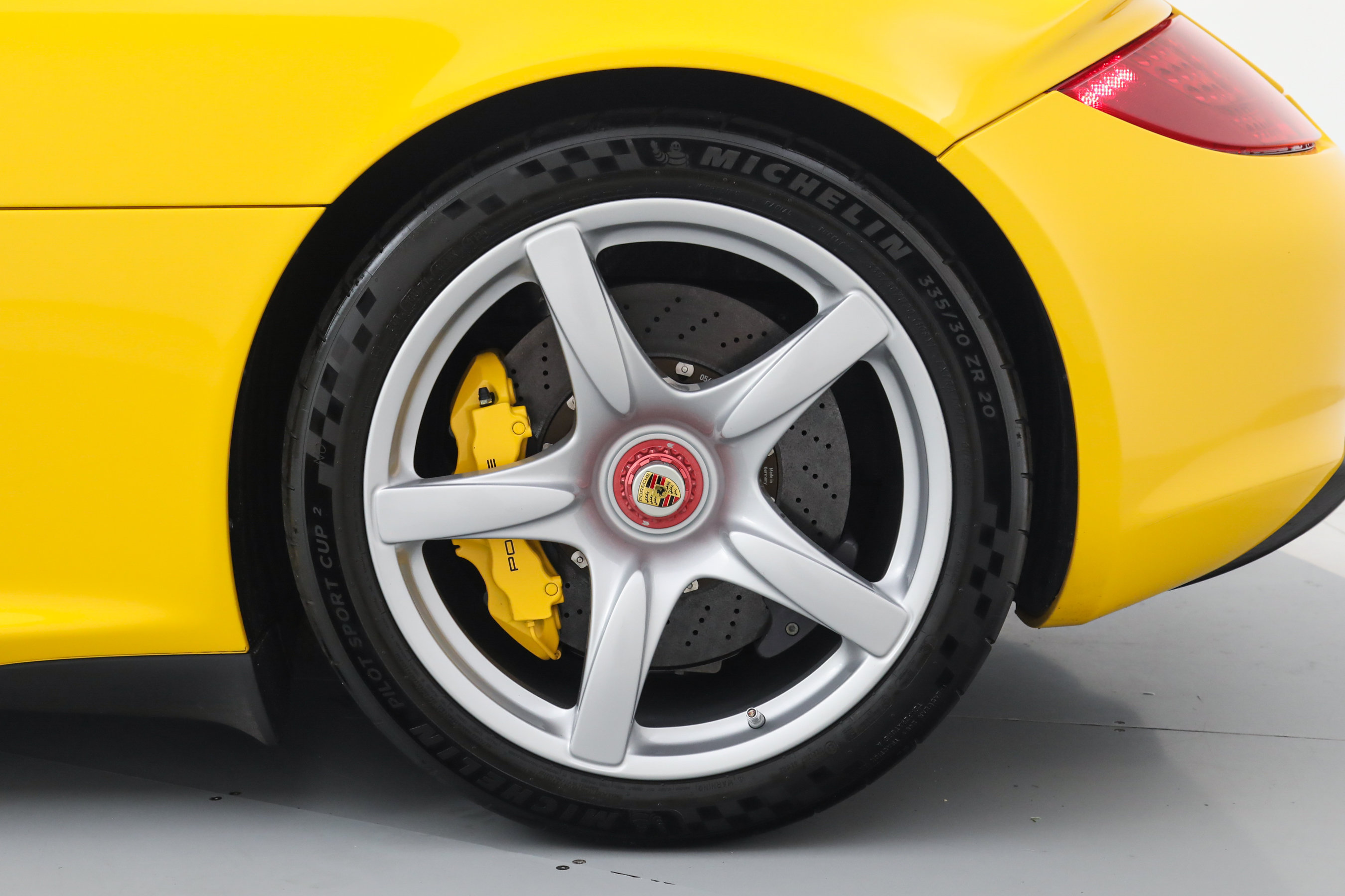 Used 2005 Porsche Carrera GT RWD image 45