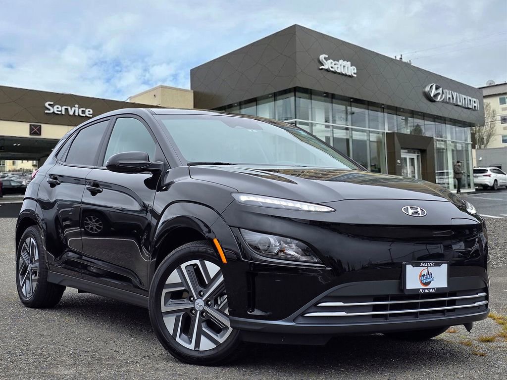 Used 2023 Hyundai Kona SE FWD image 1