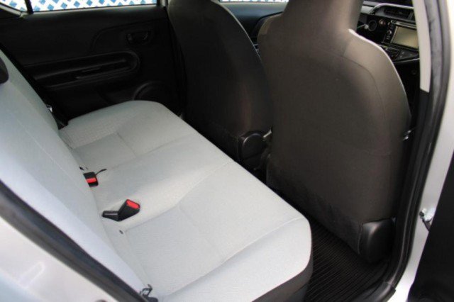 Used 2018 Toyota Prius C One image 14