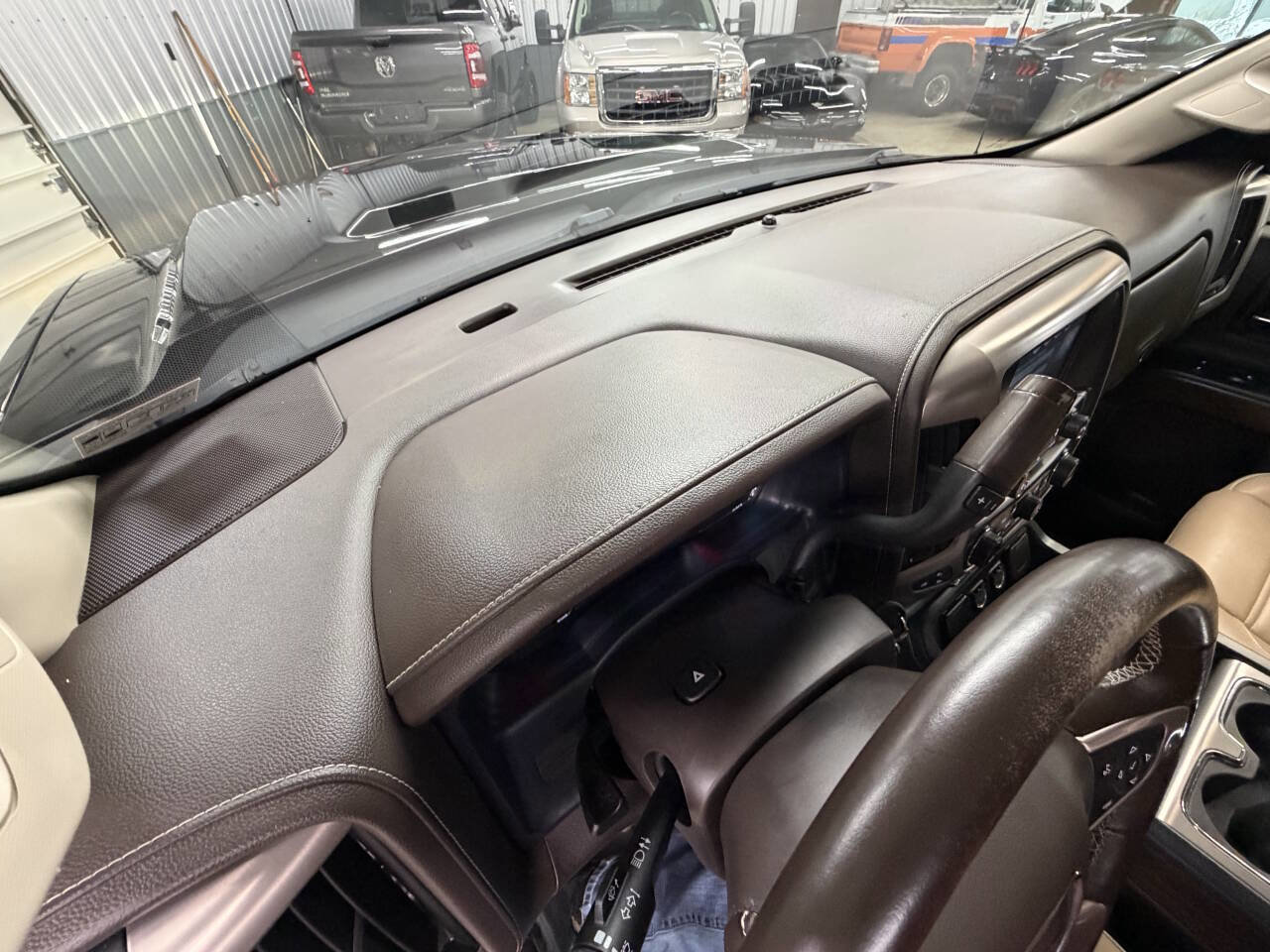 Used 2019 GMC Sierra 3500 Denali w/ Duramax Plus Package image 22