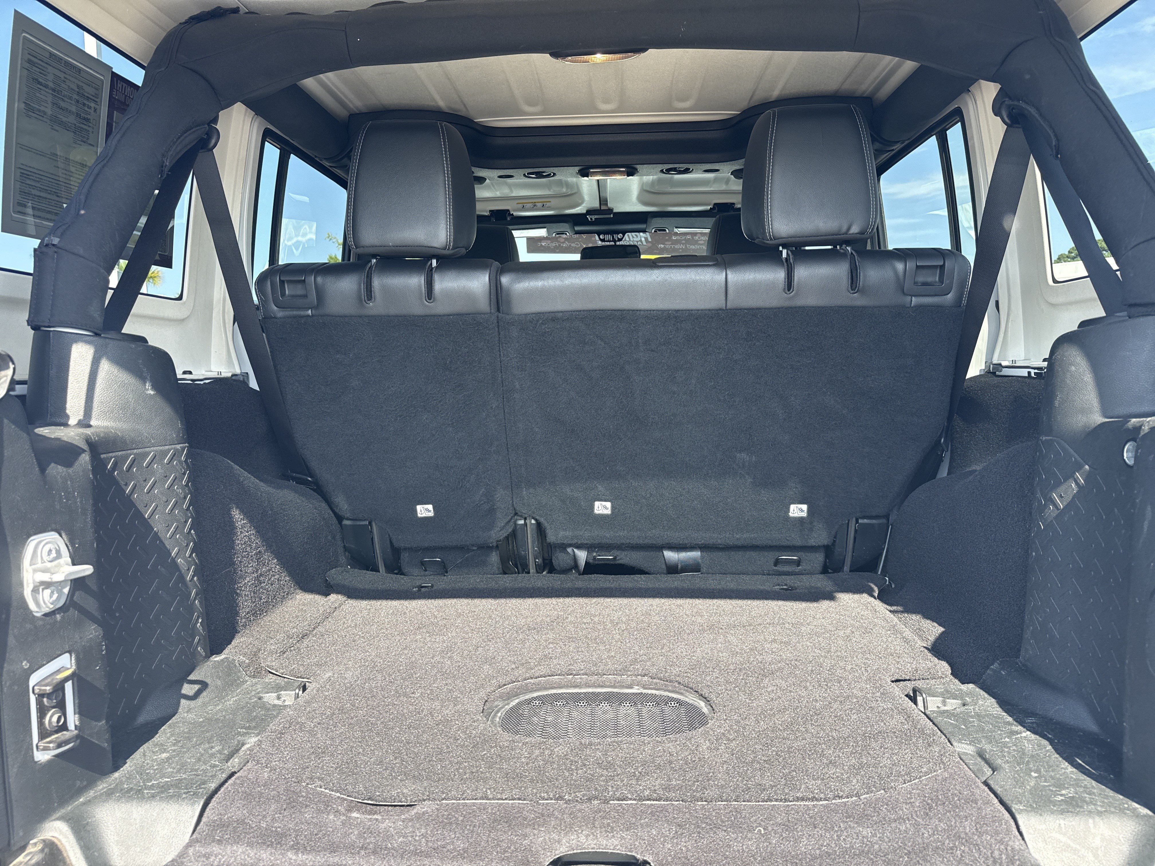 Used 2018 Jeep Wrangler Unlimited Sahara w/ Max Tow Package AWD/4WD image 30