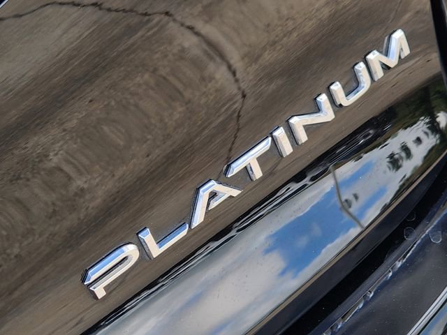 Used 2025 Toyota Crown Platinum AWD/4WD image 9