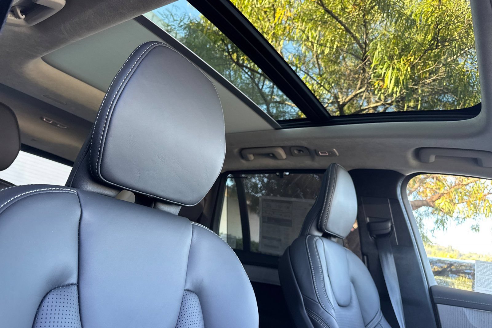 New 2026 Volvo XC90 T8 Ultra w/ Lounge Package AWD/4WD image 19