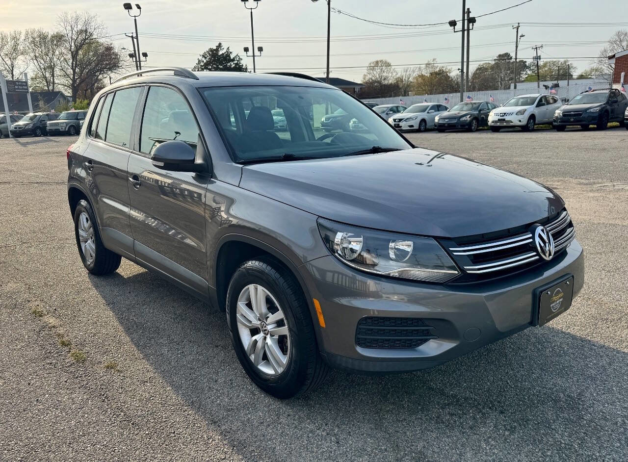 Used 2015 Volkswagen Tiguan S image 3