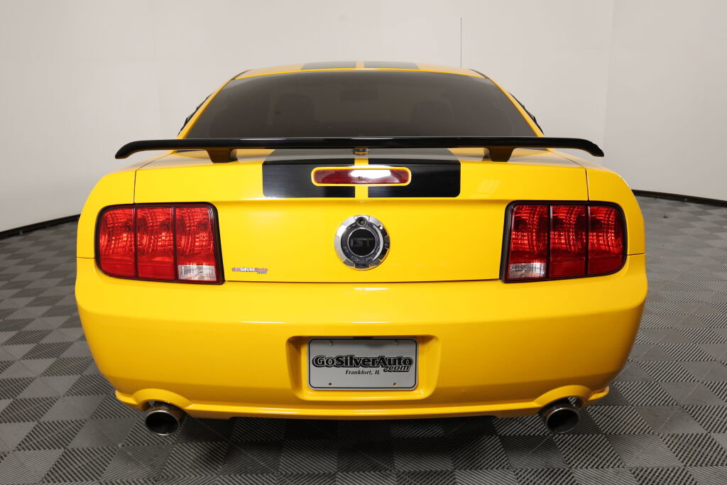 Used 2009 Ford Mustang GT Premium image 3