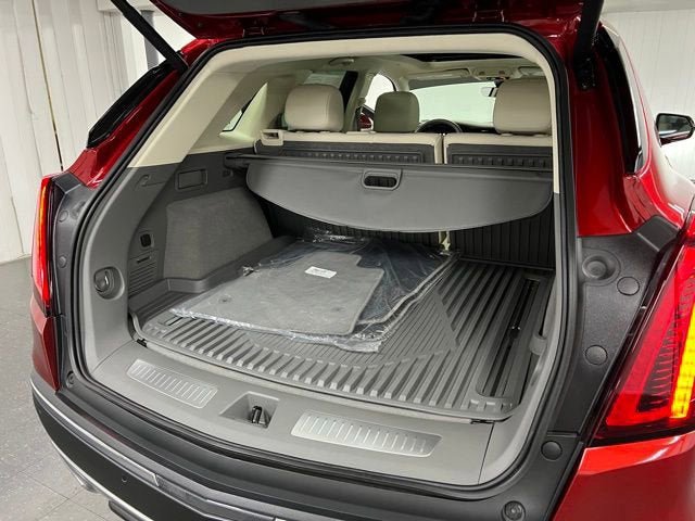 Certified 2025 Cadillac XT5 Premium Luxury w/ Technology Package AWD/4WD image 20