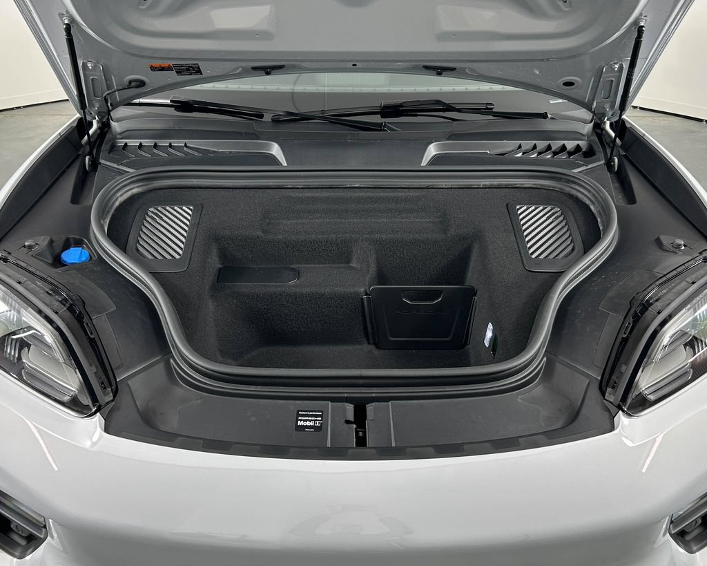 New 2026 Porsche Macan 4 Electric AWD/4WD image 31