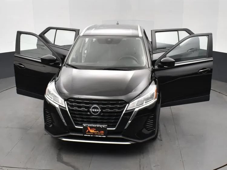 Used 2024 Nissan Kicks SV FWD image 10