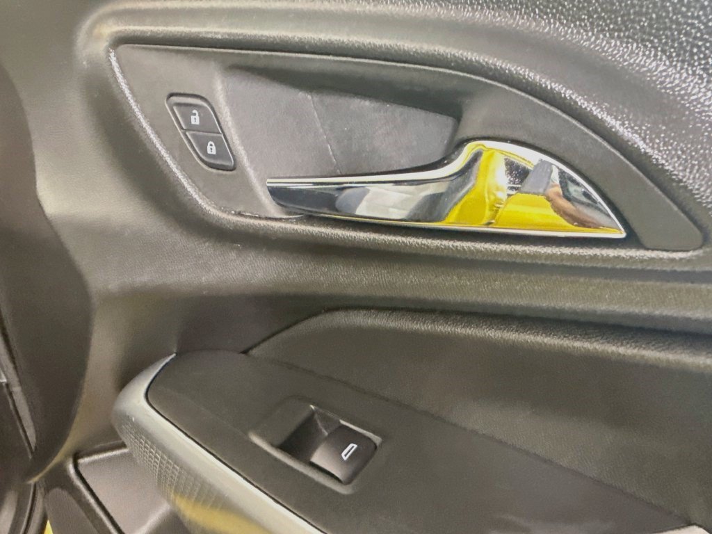 Used 2024 Chevrolet Trax RS FWD image 29