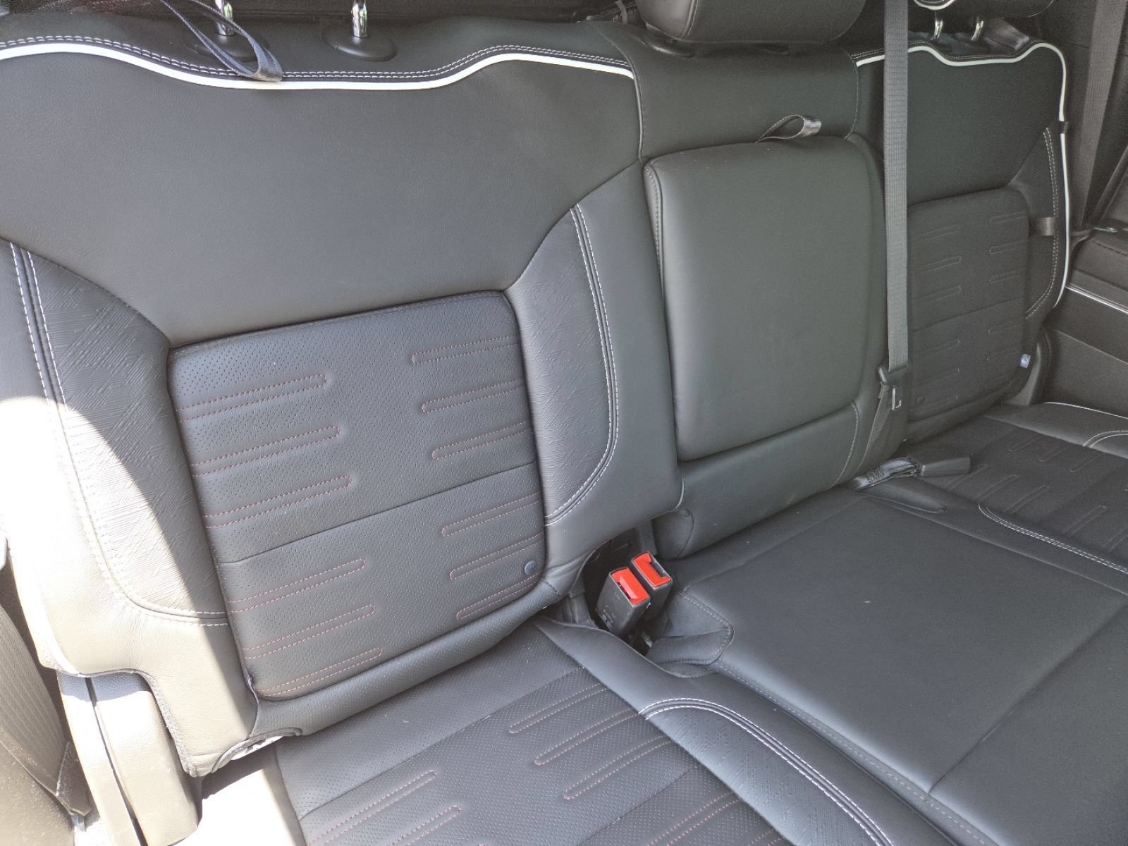 Used 2024 GMC Sierra 2500 AT4X AWD/4WD image 30