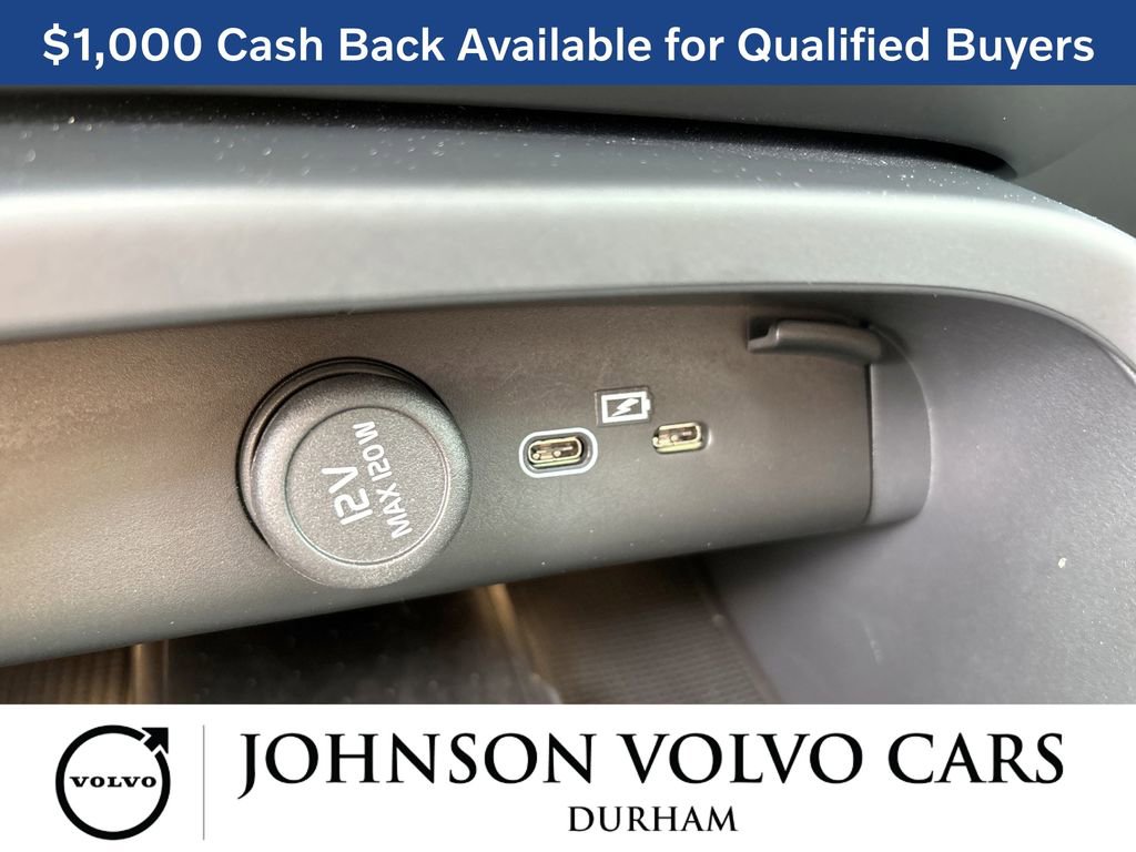 New 2026 Volvo XC40 B4 Core w/ Climate Package FWD image 22