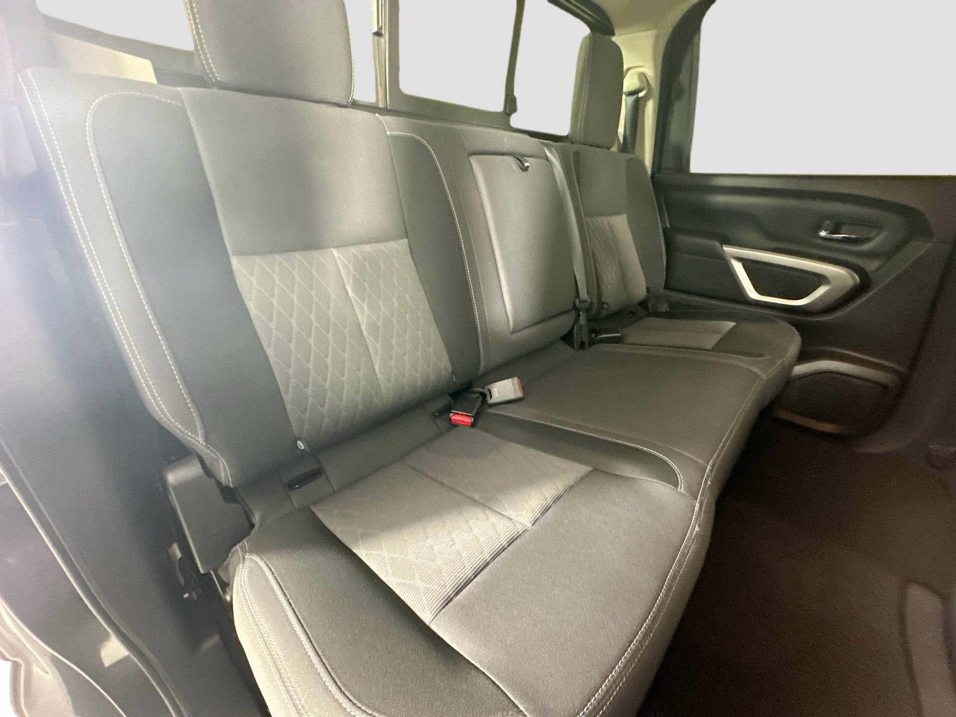 Used 2022 Nissan Titan SV w/ SV Convenience Package image 30