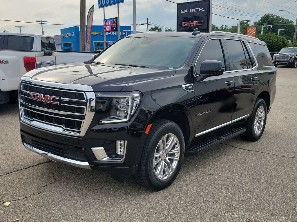 Used 2023 GMC Yukon SLT w/ SLT Premium Package AWD/4WD image 2