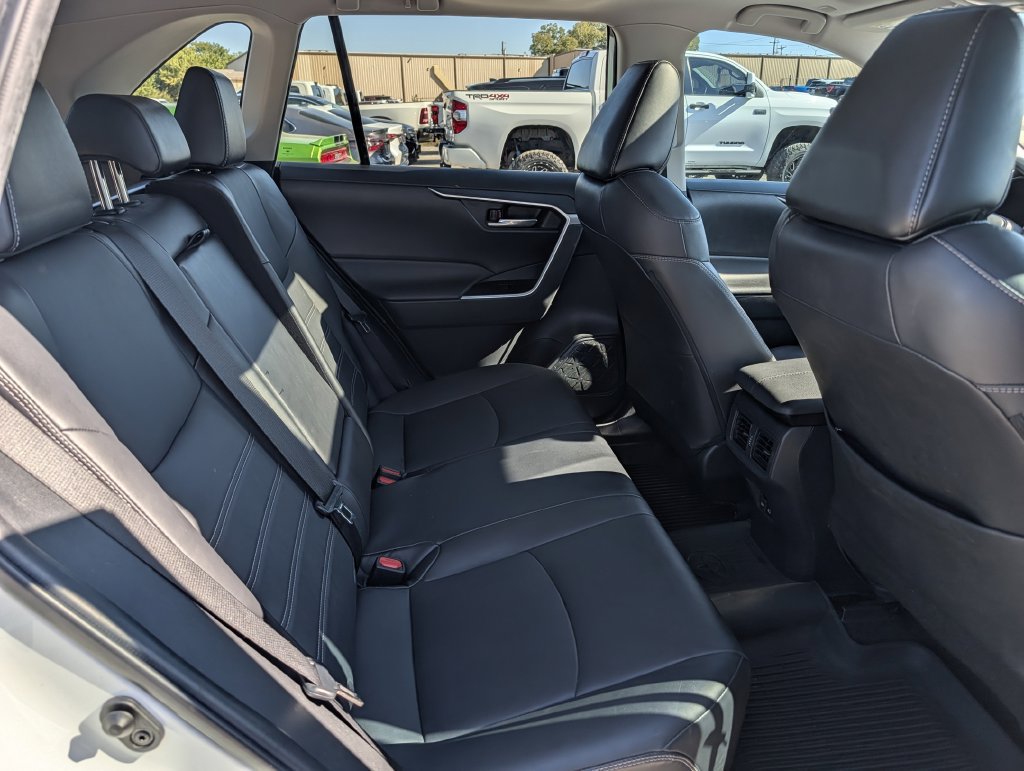 Used 2023 Toyota RAV4 XLE Premium FWD image 31