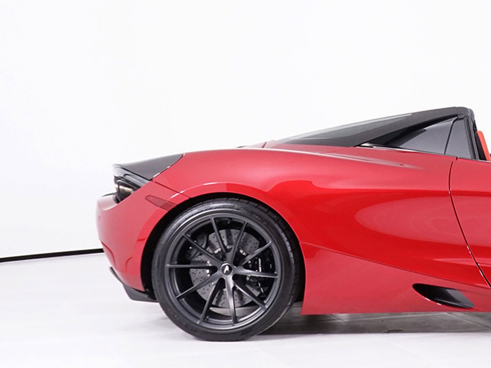 Used 2020 McLaren 720S Spider image 15