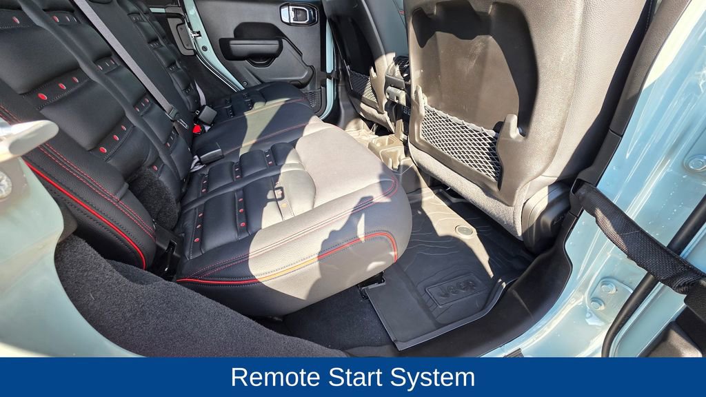 Used 2024 Jeep Wrangler Unlimited Rubicon w/ Technology Group image 18