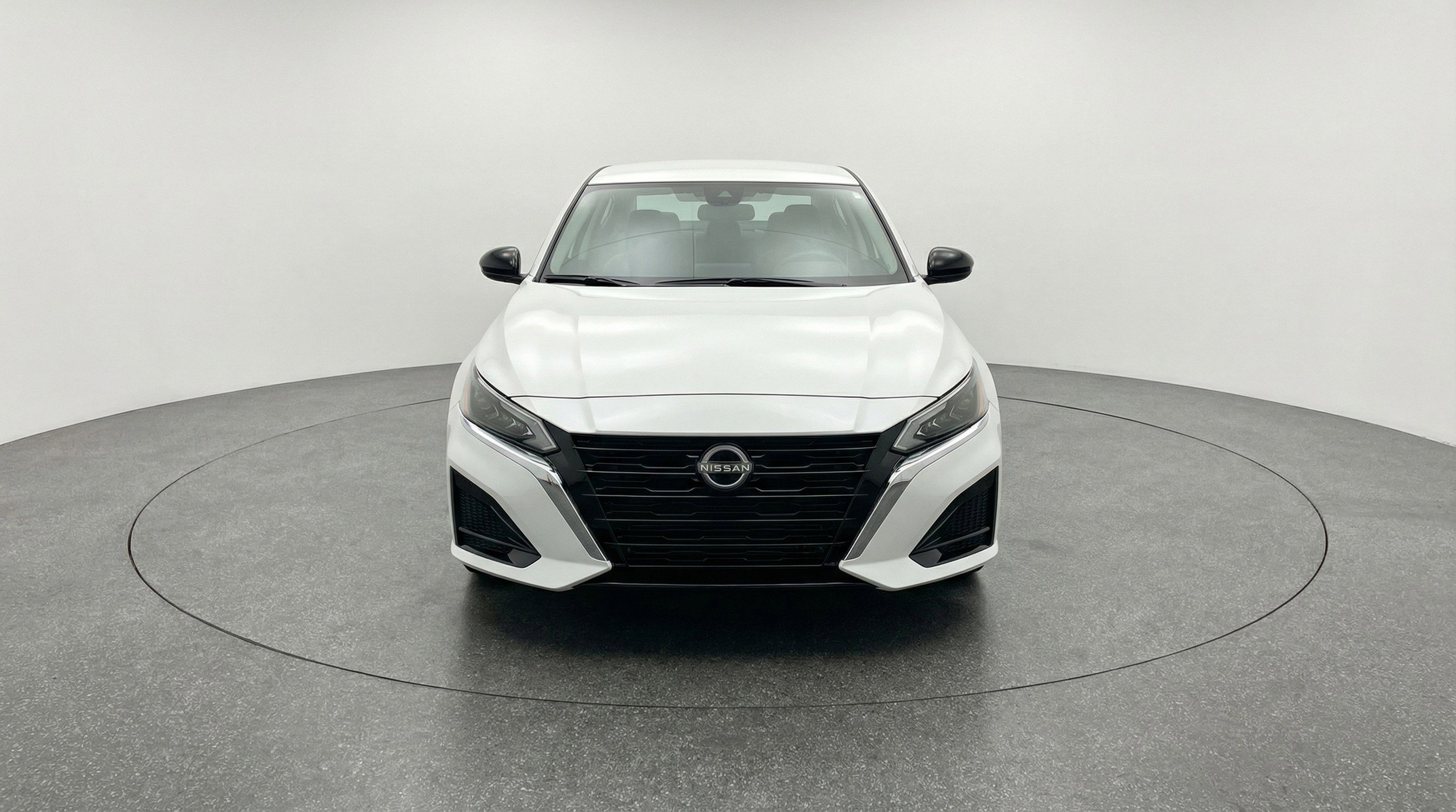 Used 2025 Nissan Altima 2.5 SV image 2