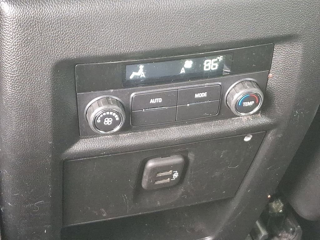 Certified 2023 Chevrolet Traverse LT image 12