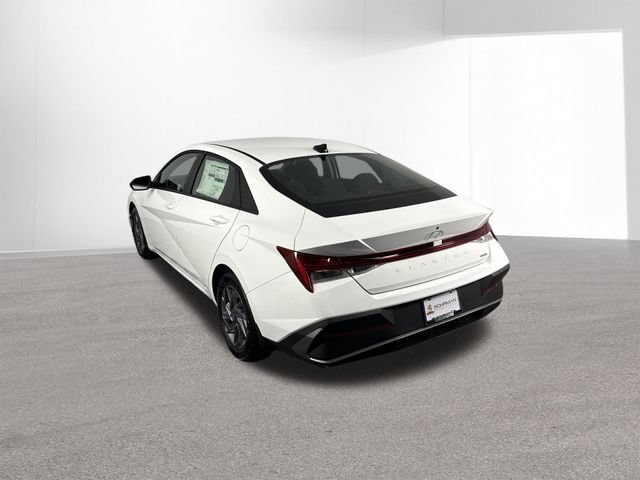 Used 2025 Hyundai Elantra Hybrid FWD image 42