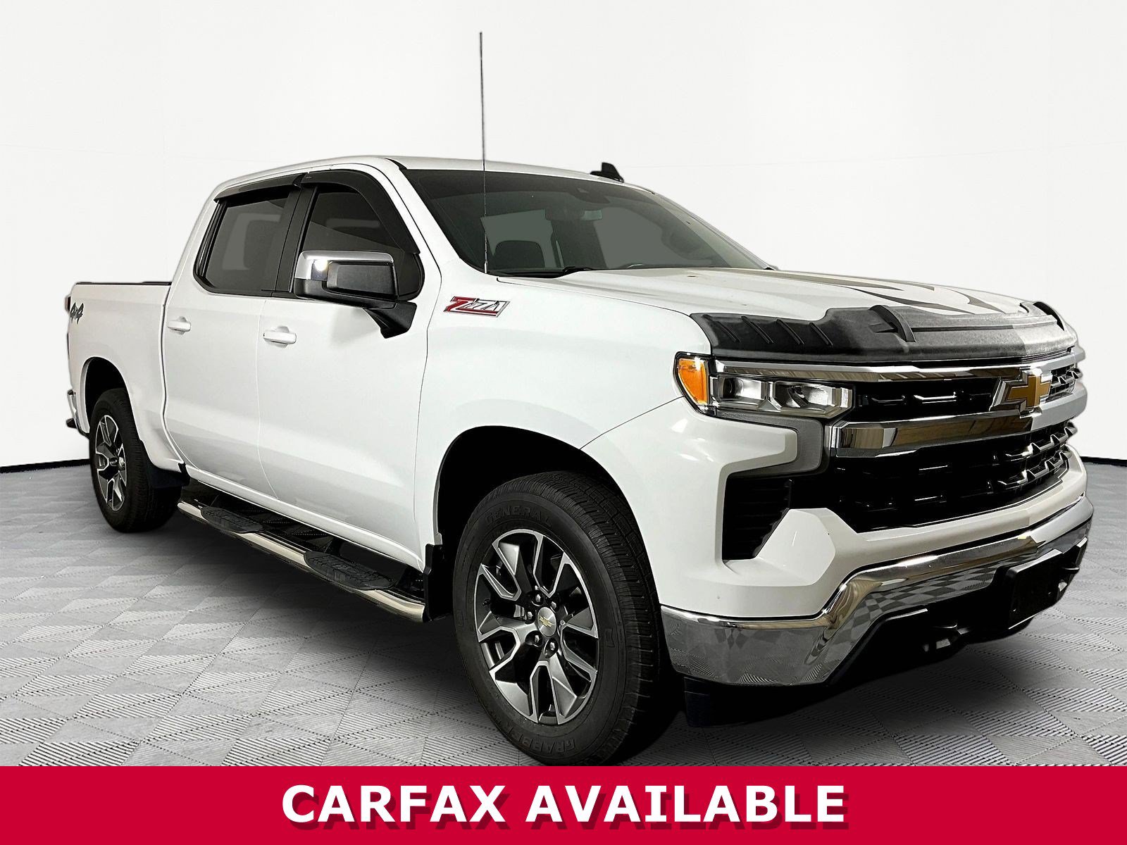 Used 2023 Chevrolet Silverado 1500 LT AWD/4WD image 3