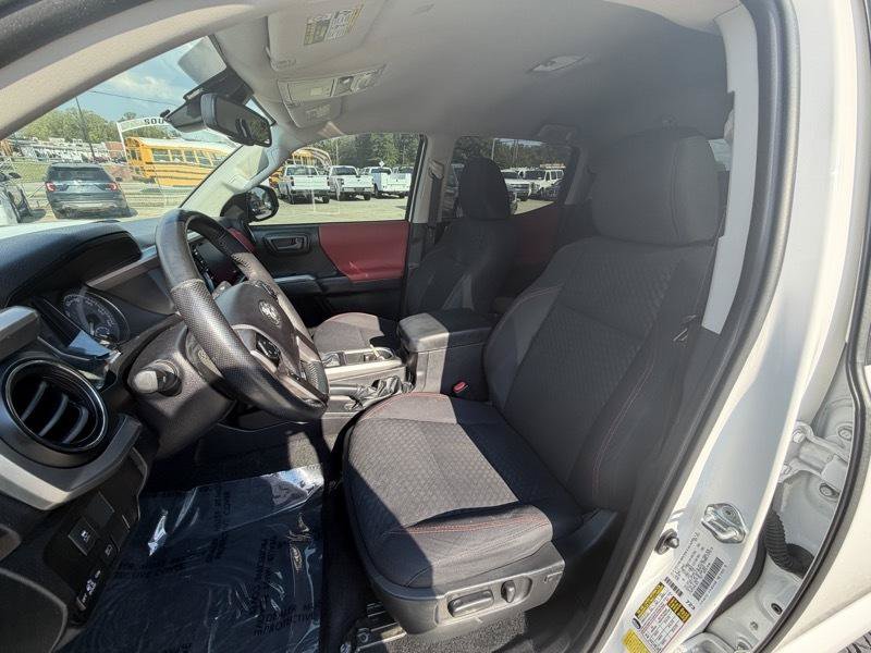 Used 2021 Toyota Tacoma SR5 RWD image 13