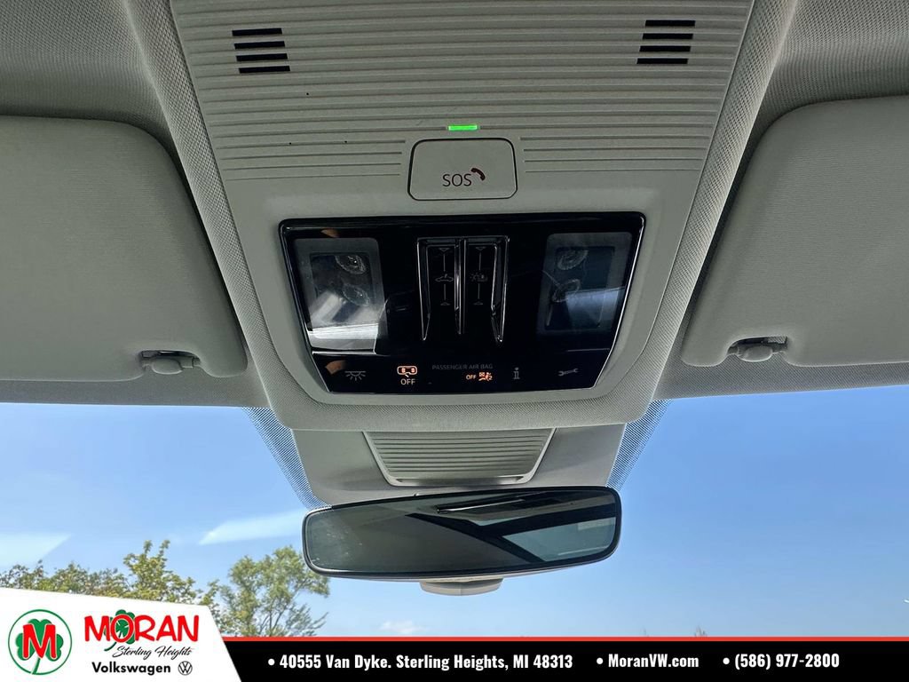 Certified 2025 Volkswagen Tiguan SE w/ Panoramic Sunroof Package AWD/4WD image 32