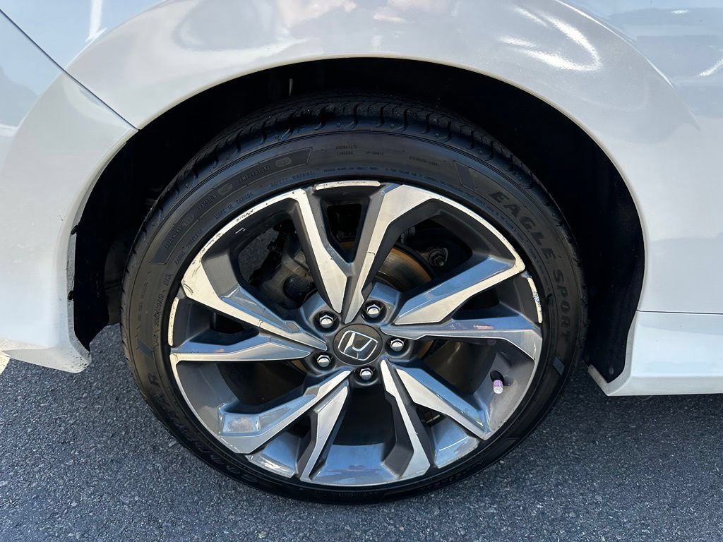 Used 2019 Honda Civic Touring image 13