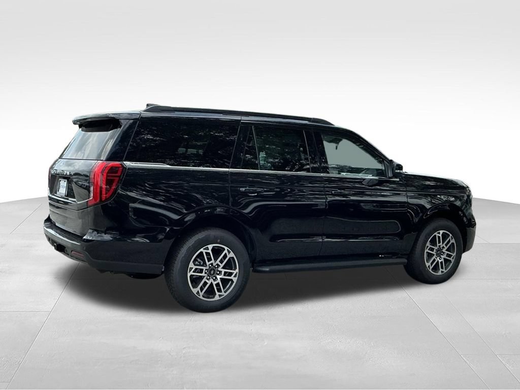 New 2026 Ford Expedition Active RWD image 12