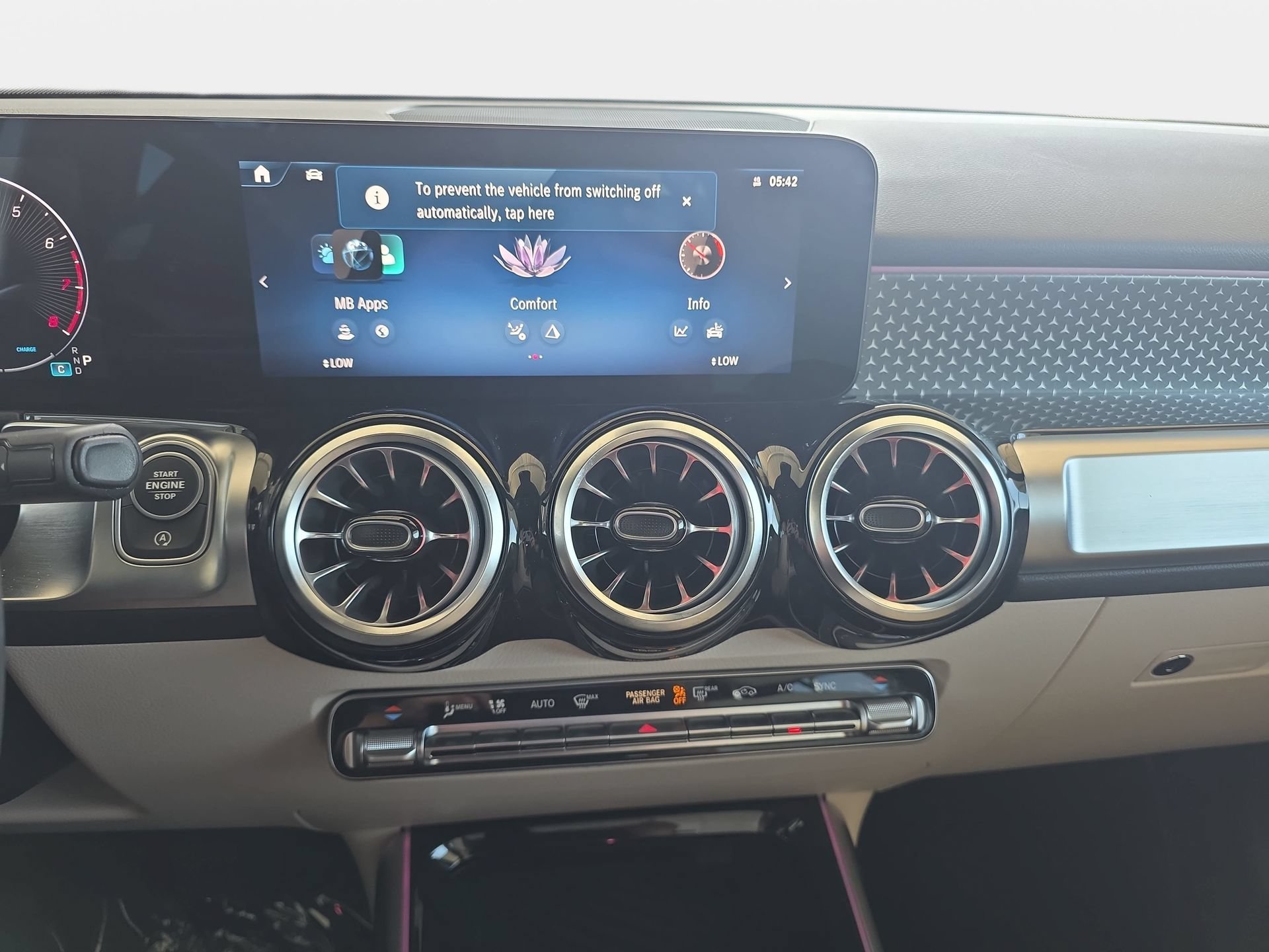 Used 2025 Mercedes-Benz GLB 250 image 20
