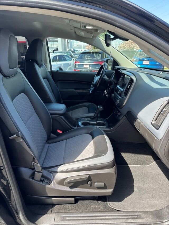 Used 2017 Chevrolet Colorado Z71 AWD/4WD image 18