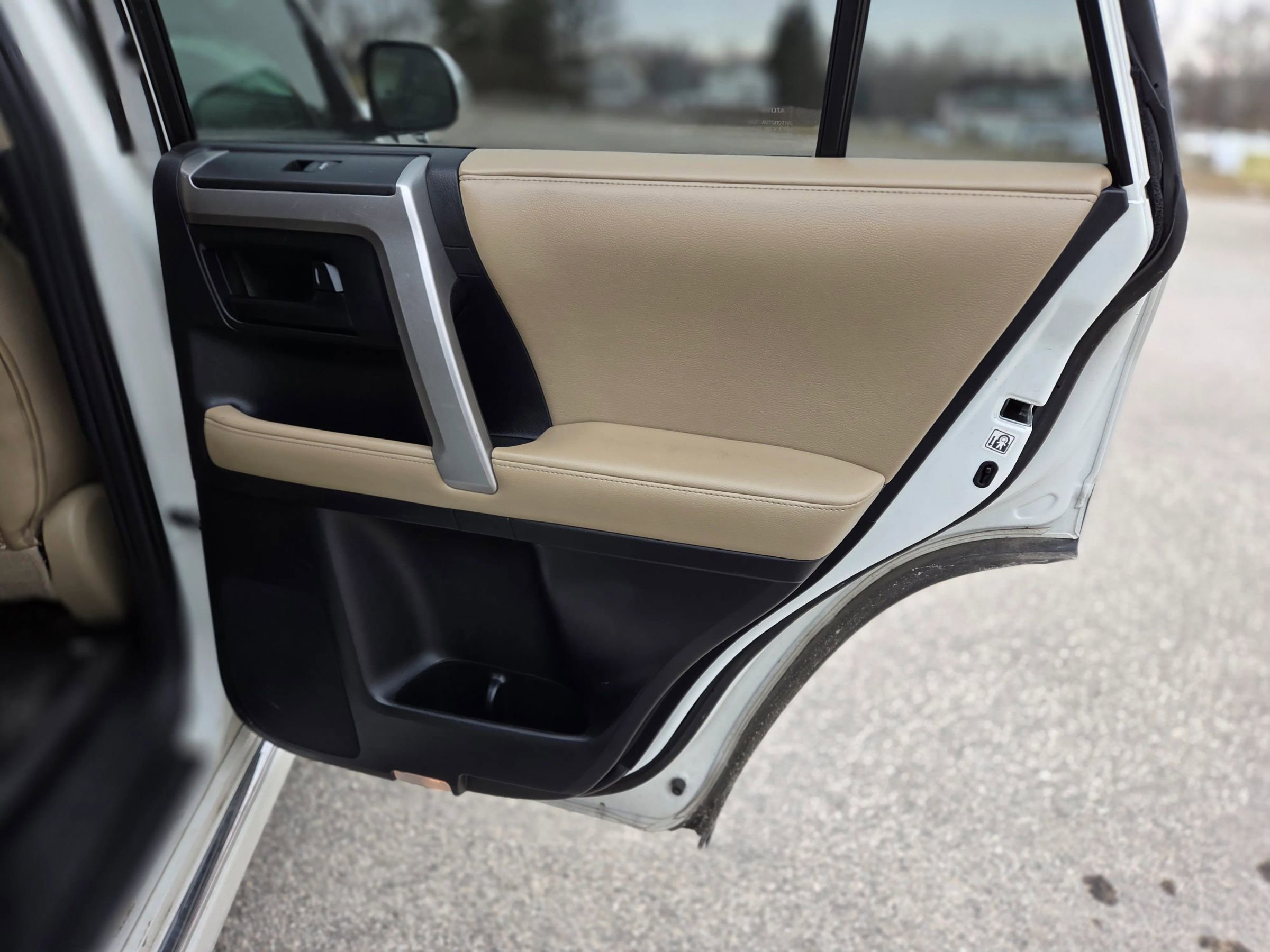 Used 2013 Toyota 4Runner Limited image 24