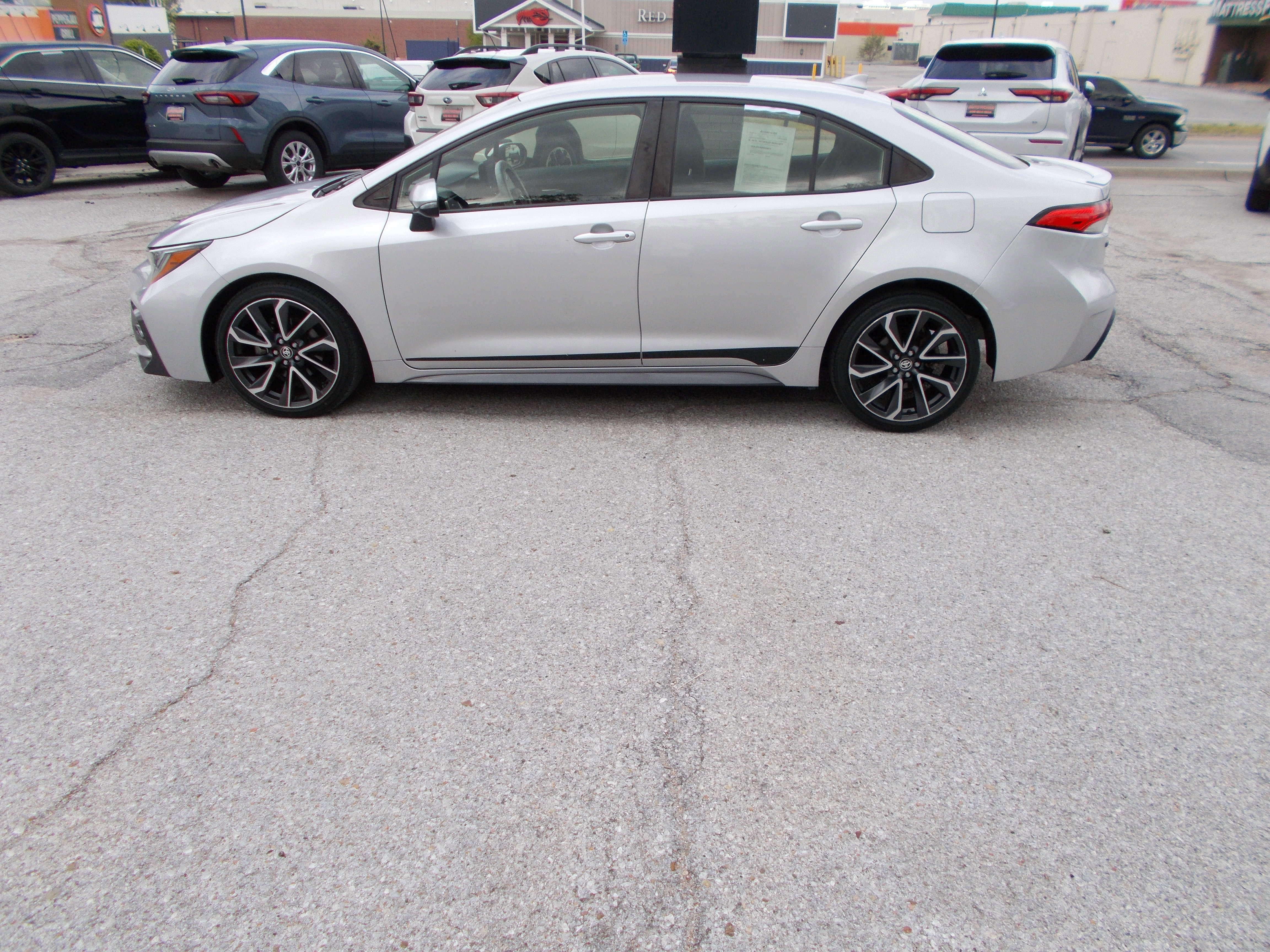 Used 2022 Toyota Corolla SE FWD image 8