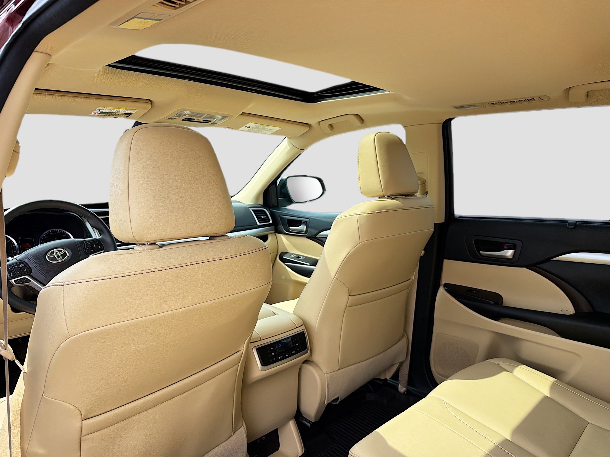 Used 2017 Toyota Highlander XLE image 6