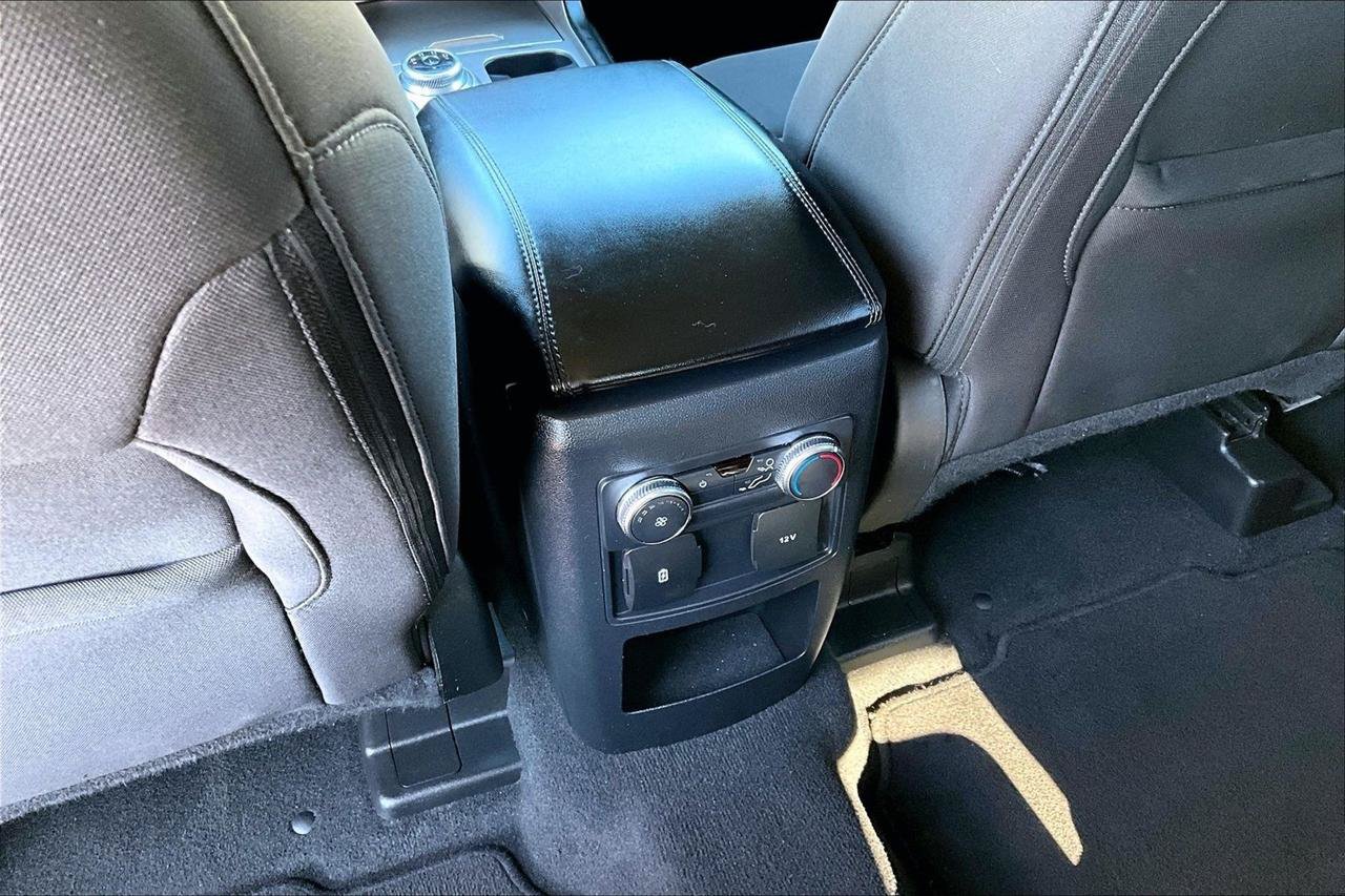 Used 2021 Ford Explorer XLT AWD/4WD image 10