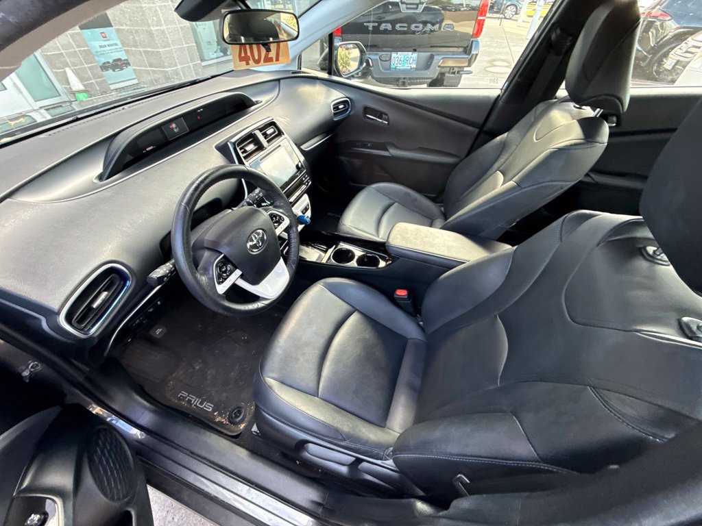 Used 2017 Toyota Prius Three Touring FWD image 9