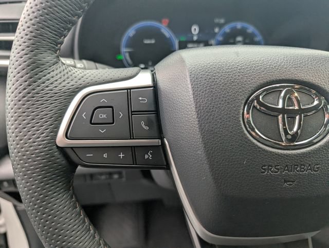 Used 2026 Toyota Sienna Platinum AWD/4WD image 14